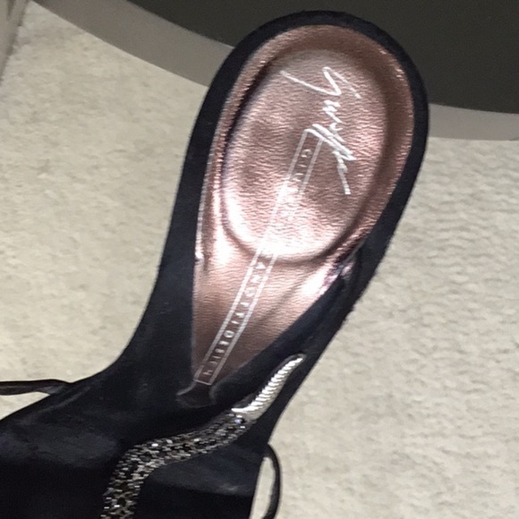 PRETTY DRESS SANDAL - Picture 3 of 7